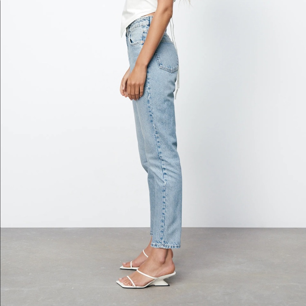 ZARA MOM JEANS